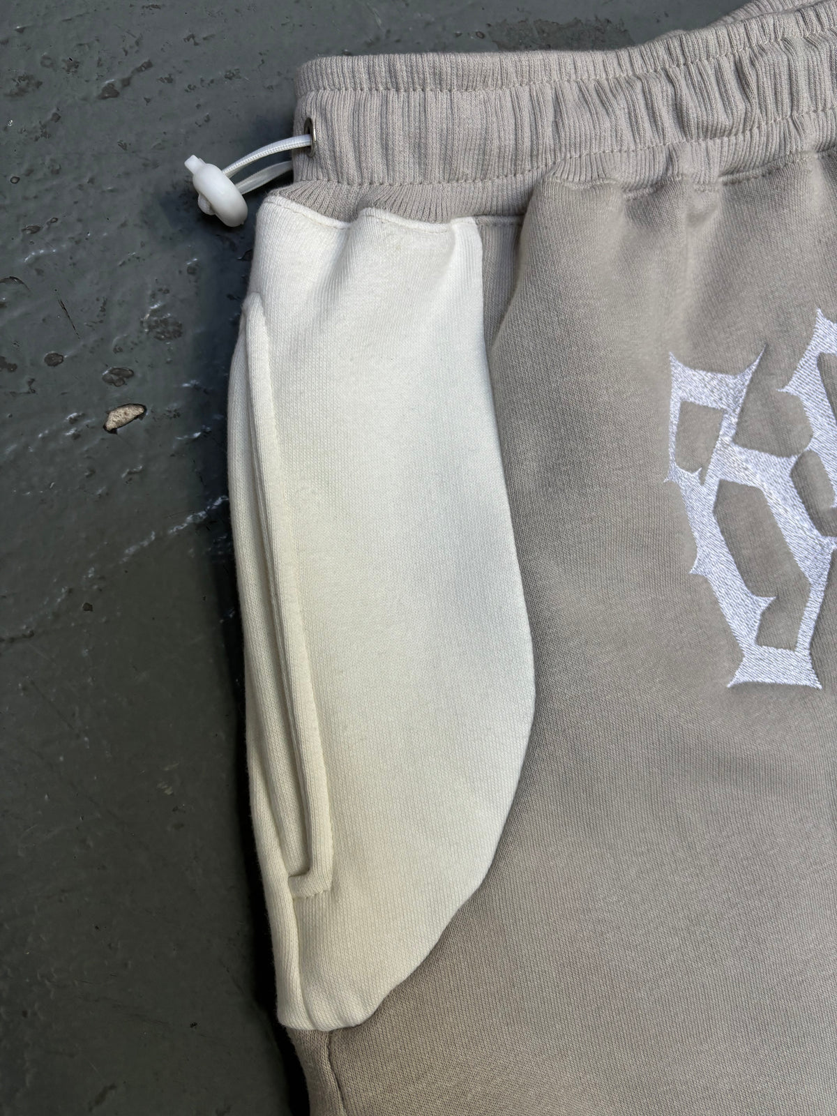 BANALLY ¨URBAN CLOUD¨ TRACKSUIT - LIGHT GOLD